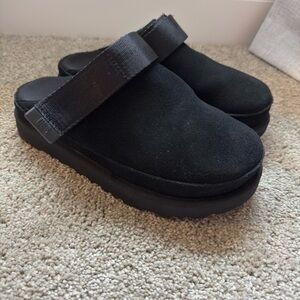 Ugg Women's Black Suede Slip-On Size US 6